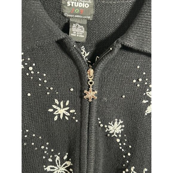 Women's STUDIO JOY Holiday Zip Up Sweater Vest ~ Black White Snowflakes Size XL - Picture 2 of 7